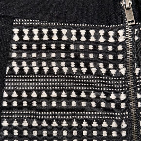 Jeanswest 4 Knit Black & White Back Zip Embroidered Mini Pencil Skirt - Picture 9 of 13